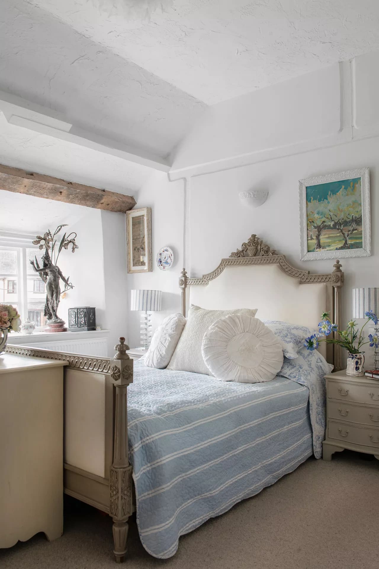 French-style-English-cottage