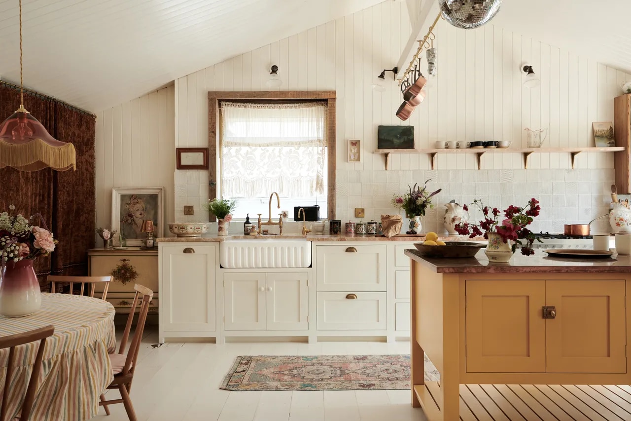 Grandmillenial kitchens