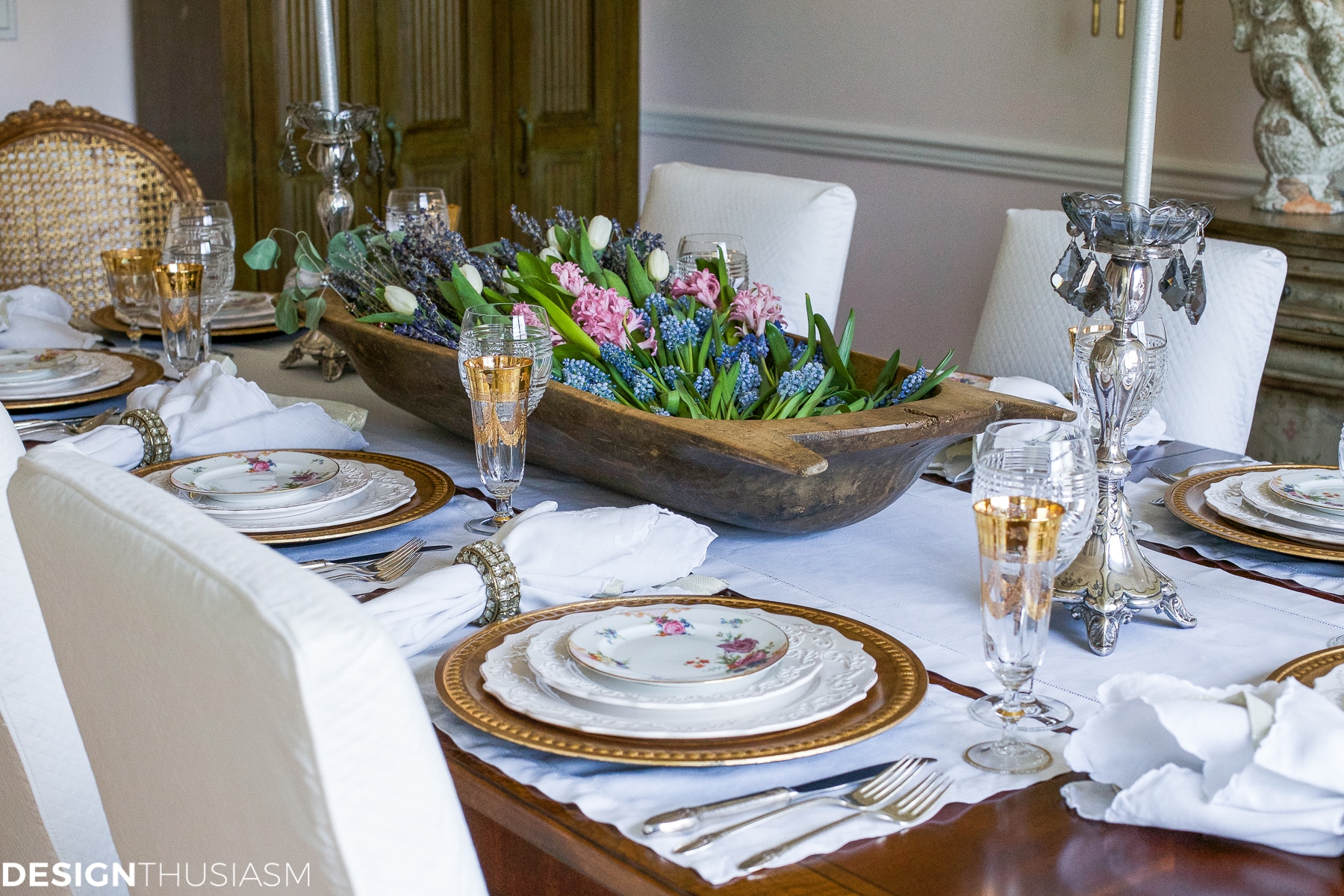 French country style table setting