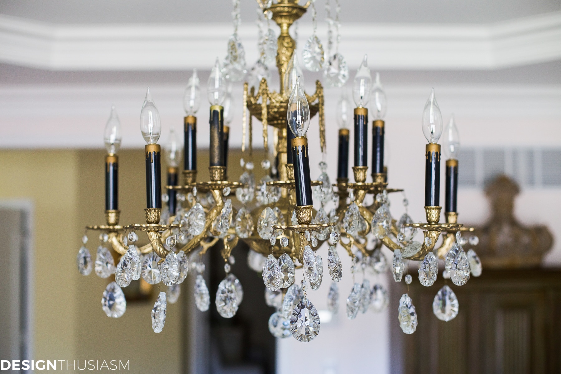 French country style table setting chandelier
