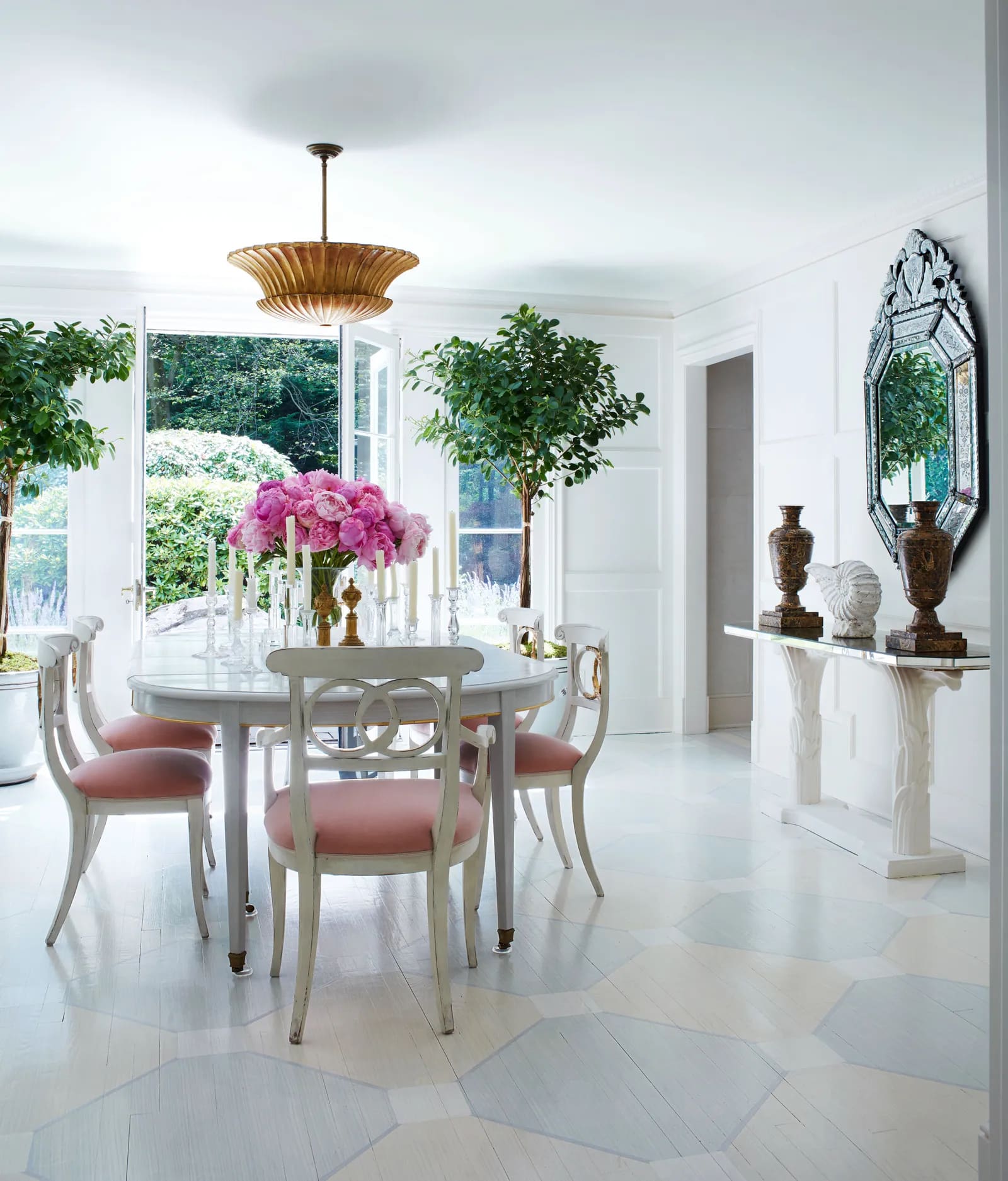 Tour-This-French-Country–Style-Greenwich-Family-Home
