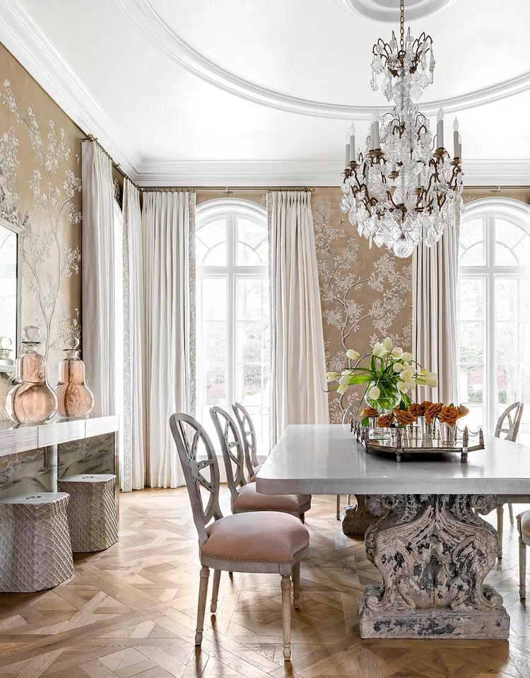 elegant-traditional-neutral-dining-chandelier