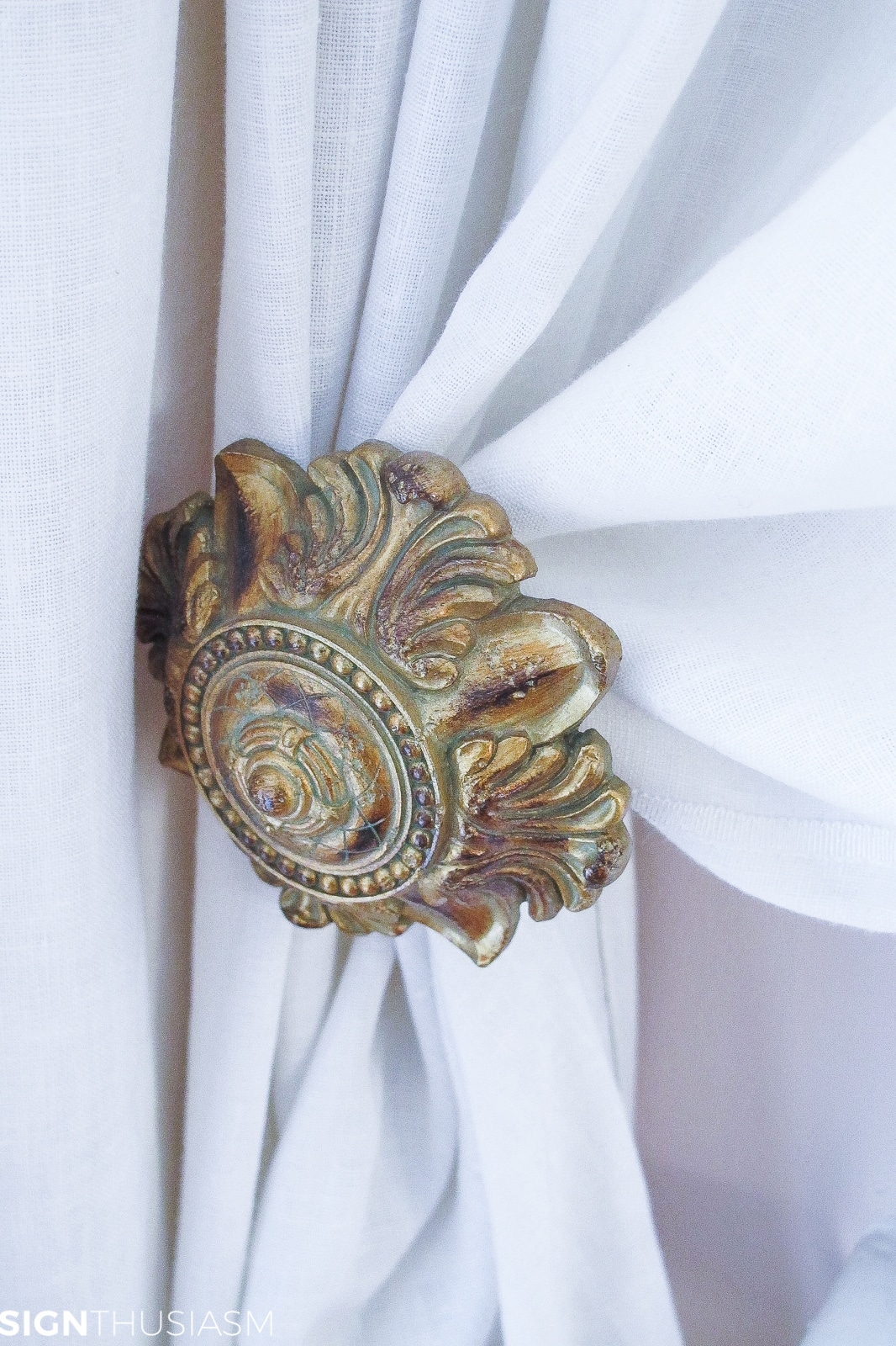 Personalize Your Home with Decorative Hardware & Trim