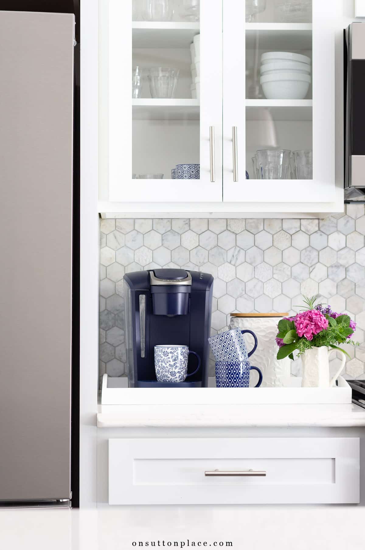 kitchen coffee station with keurig coffee maker