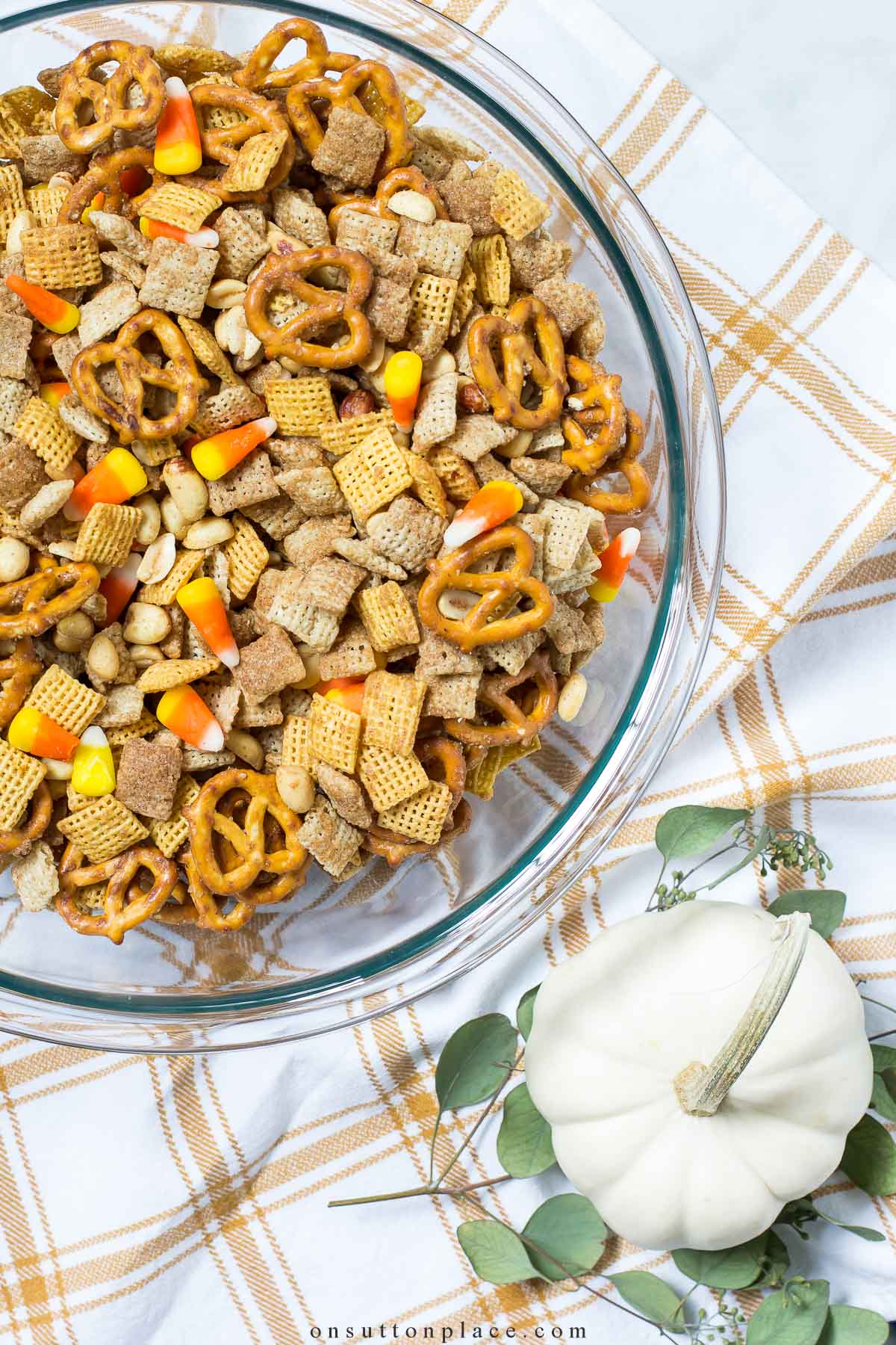 sweet chex mix in large bowl 2023