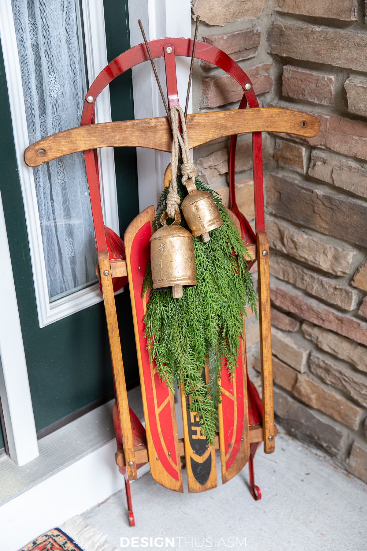 Designthusiasm | Christmas Porch Ideas and Door Decorations