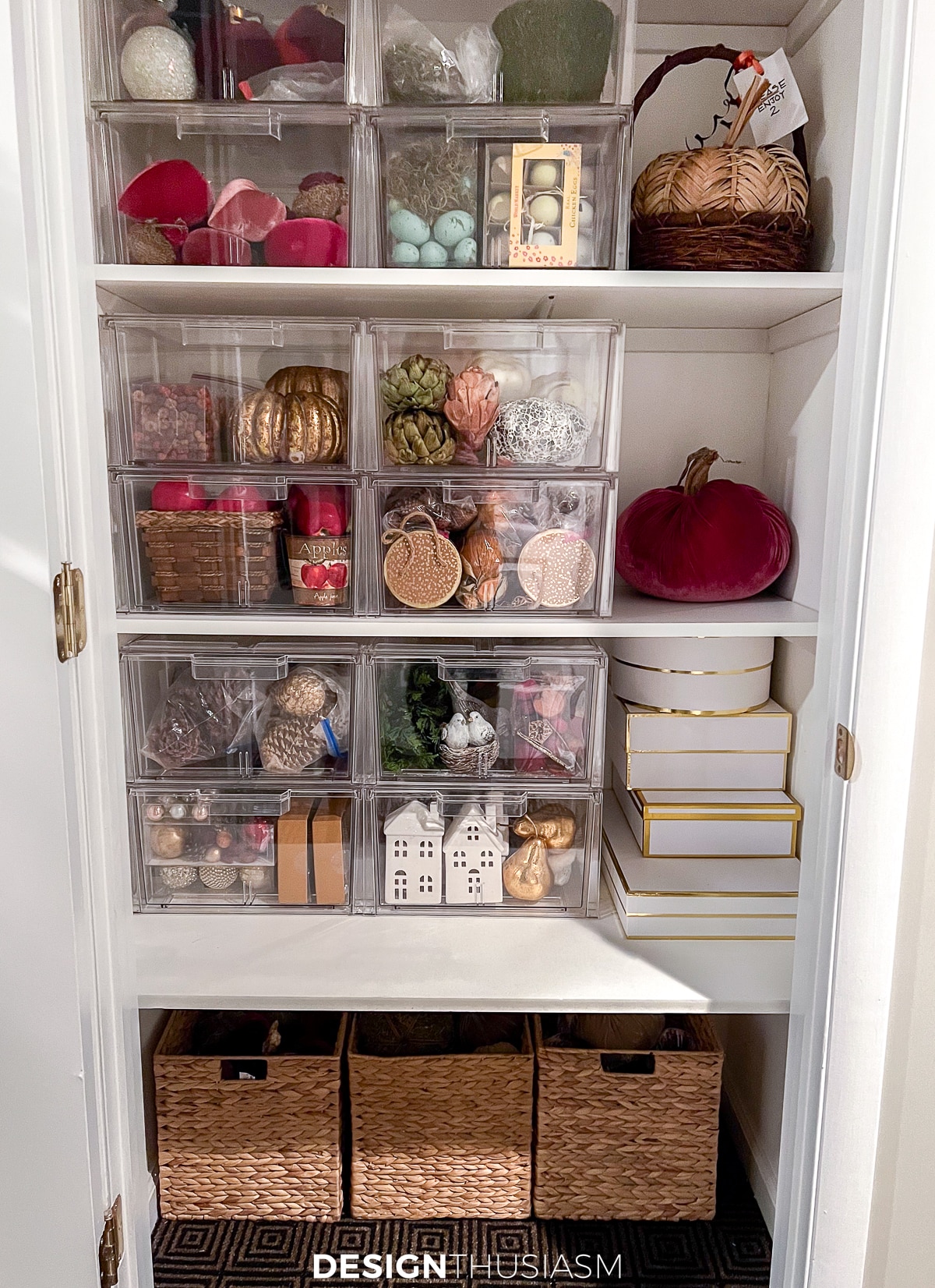 Designthusiasm | Storage Closet Makeover for Seasonal Decorations