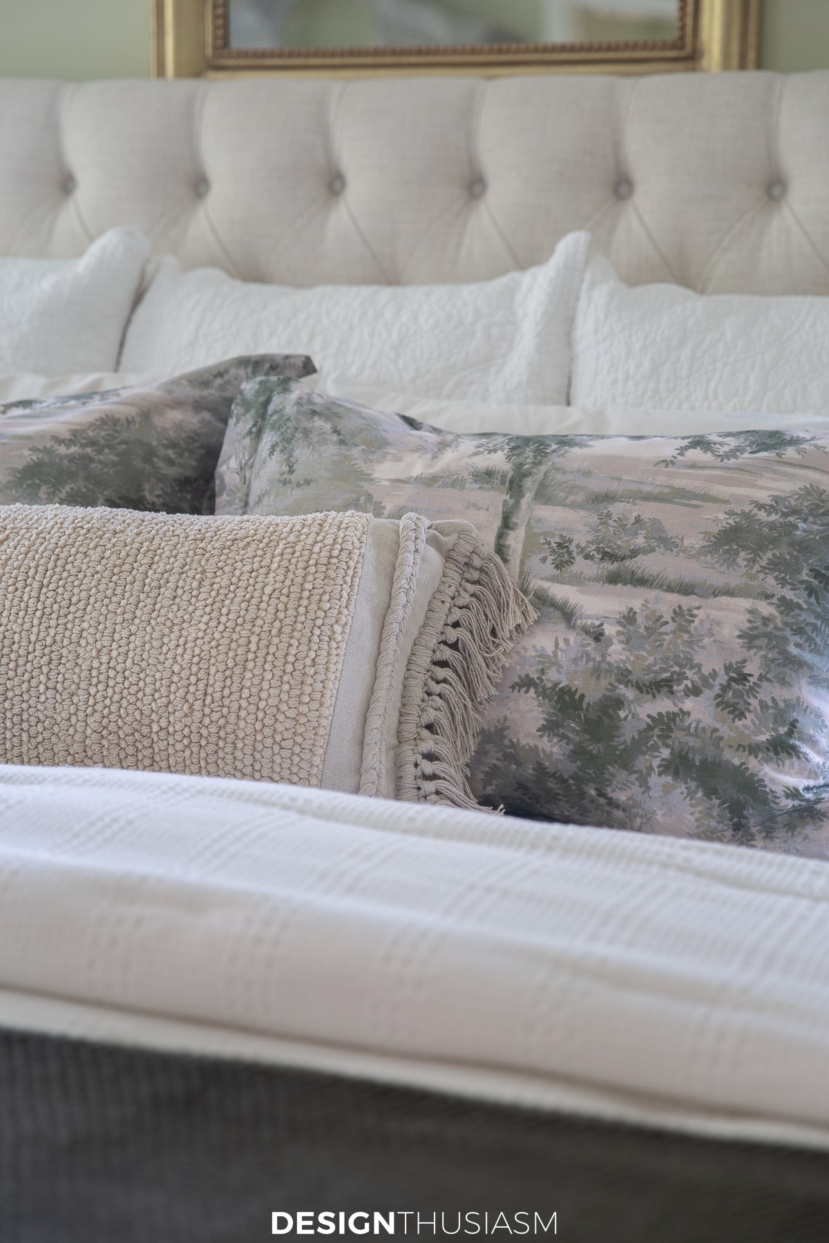 primary bed with fall bedding
