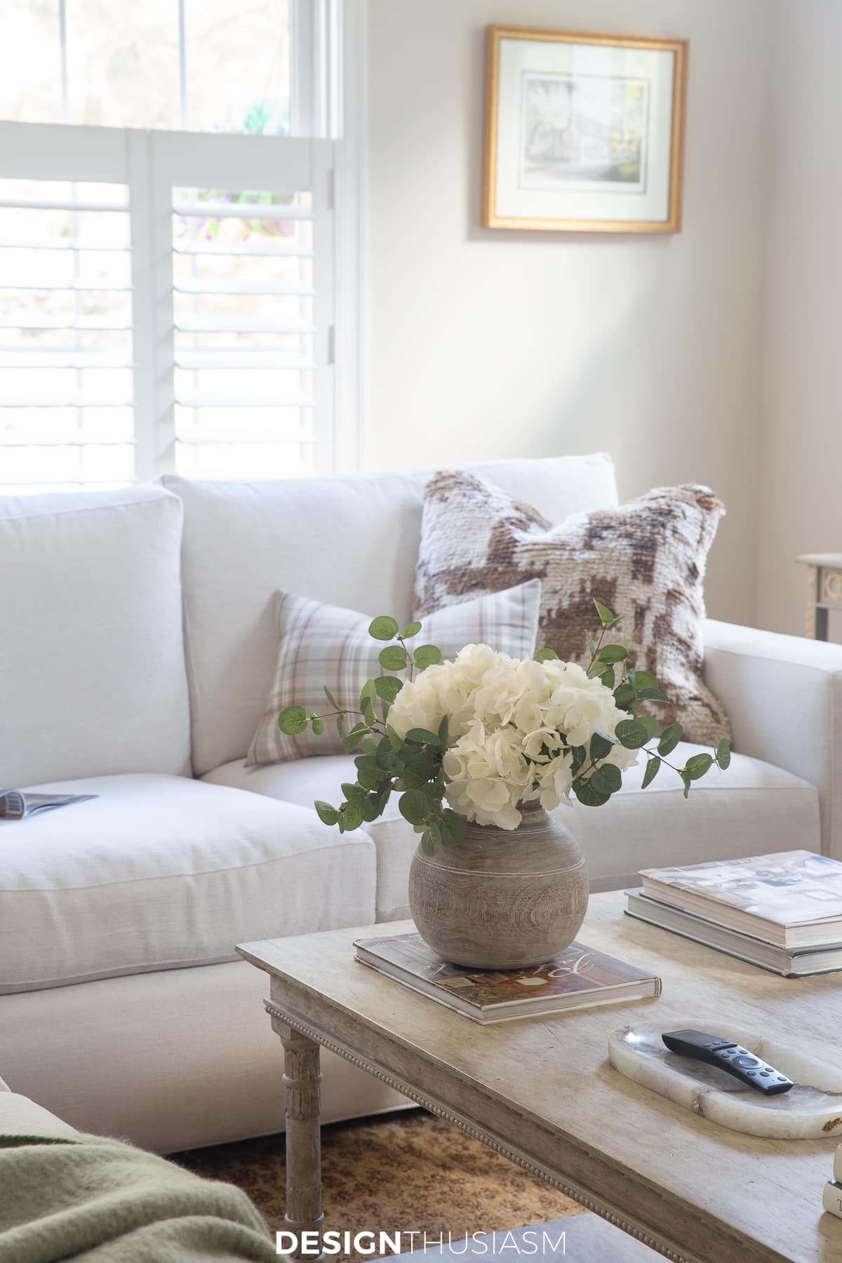 family room with fall accents