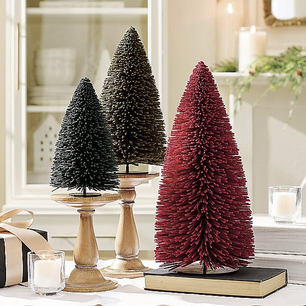 christmas kitchen with burgundy