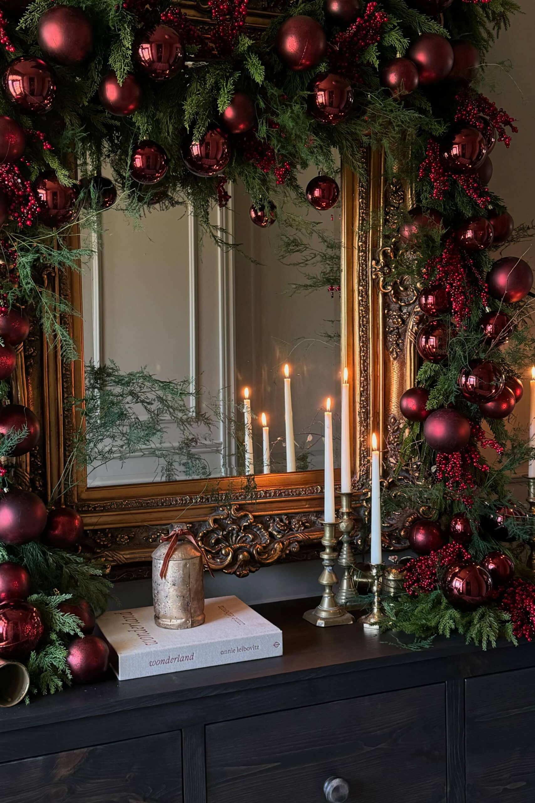 christmas decor with burgundy