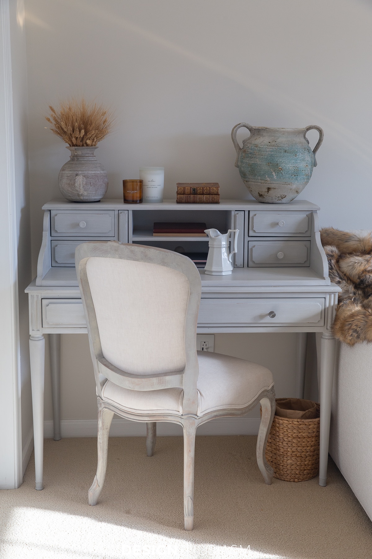 indoor she shed desk and chair