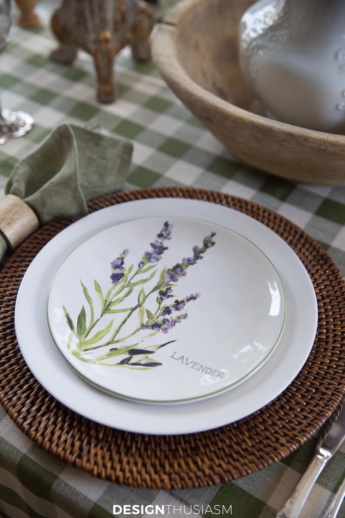 spring plates for a spring table setting