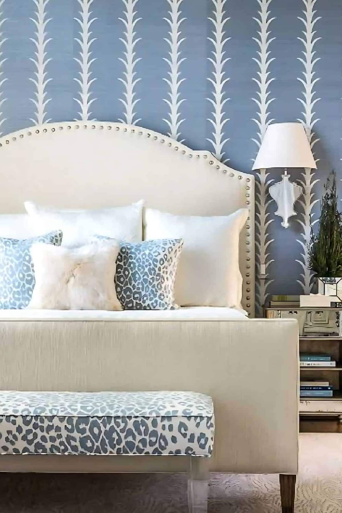 How to Introduce Pops of Color to a Neutral Home